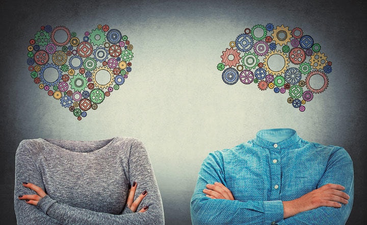 高齢の女性は判断力や記憶力などのテストで同年齢の男性より点が高い傾向がある　Bulat Silvia/iStock.