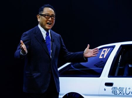 １月２６日、 トヨタ自動車の豊田章男社長（社長）は、自社のインターネット番組に出演し、社長交代を決めた要因について、内山田竹志会長が退任することだったと明らかにした。千葉県の幕張メッセで１３日撮影（２０２３年　ロイター/Kim Kyung-Hoon）