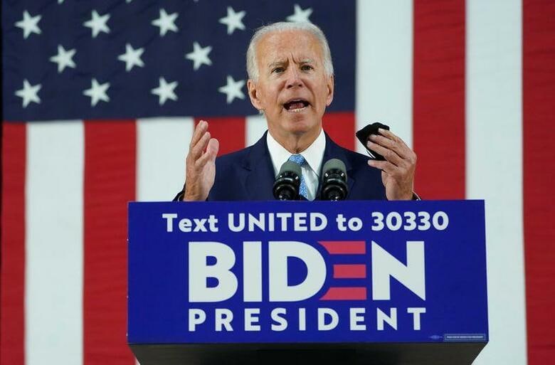米大統領選で野党・民主党の候補指名を確定させたバイデン前副大統領の支持率が、現職のトランプ氏を上回り続けている状況を受け、一部の投資家はバイデン氏が勝利する展開に備えつつある。6月30日、デラウェア州ウィルミントンで撮影(2020年　ロイター/Kevin Lamarque)