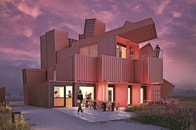 こんなにオシャレで快適になるとは...世界で続々うまれる「コンテナ再利用」建築