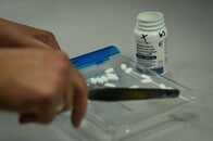 米国の「オピオイド危機」欧州にも　中国からより強力な錠剤が流入
