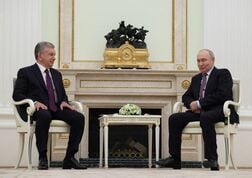 ウズベクでロシア支援の原発建設開始、プーチン氏は連携強調