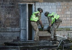 キーウにロシア無人機攻撃、1人死亡　ドニプロ川の橋に被害