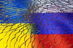 ロシア軍がキーウを弾道ミサイル攻撃　集合住宅などで火災