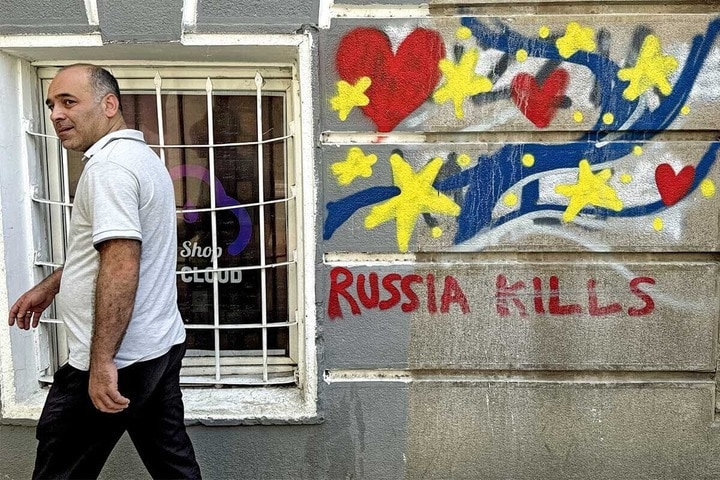 トビリシ市内の反ロシアの落書き