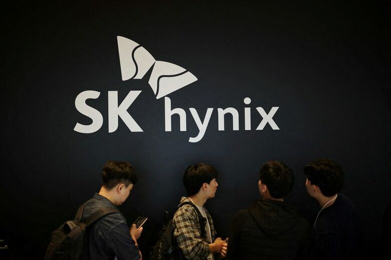 韓国・ソウルで開催された半導体展示会に設置されたSKハイニックスのブース。2026年10月16日撮影　REUTERS/Kim Hong-Ji