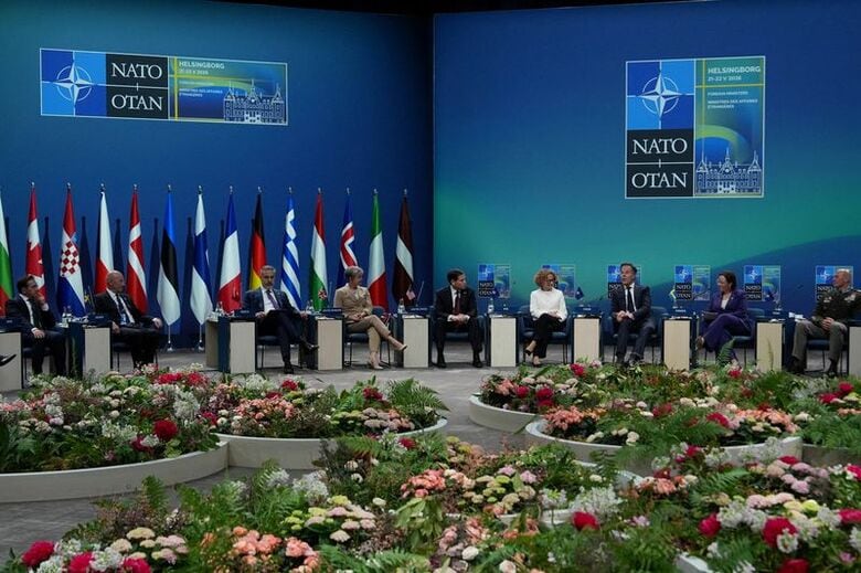 スウェーデンで開催されたＮＡＴＯ外相会合の北大西洋理事会。２２日撮影。Julia Demaree Nikhinson/Pool via REUTERS/File Photo