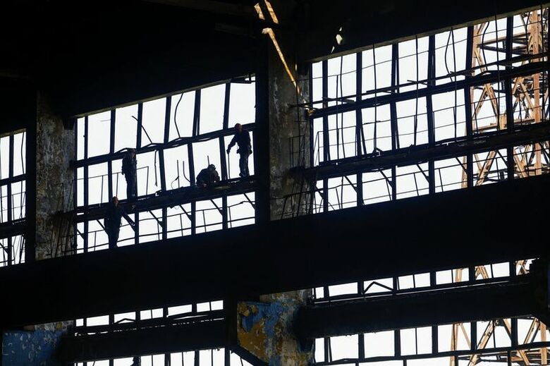 ロシアのミサイルとドローンによる攻撃で複数回被害を受けた火力発電所。2026年5月21日、キーウ州で撮影。REUTERS/Valentyn Ogirenko