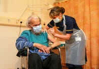 イギリスでアストラゼネカ製ワクチンの接種が始まったのに、アメリカが遅れている理由