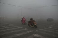 中国の大気汚染、北部23都市で最高レベルの「赤色警報」発令へ