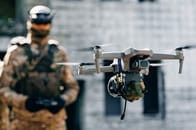 国境から1500キロ、ロシア最大級の製油所が大炎上...「ドローンの飛行音と爆発音を聞いた」と地域住民