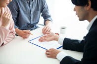 夫婦別姓に反対する保守派の本音はどこに?