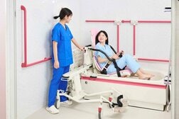「モノがヒトに合わせる」浴室へ…積水ホームテクノが支える高齢者の自立と介護現場