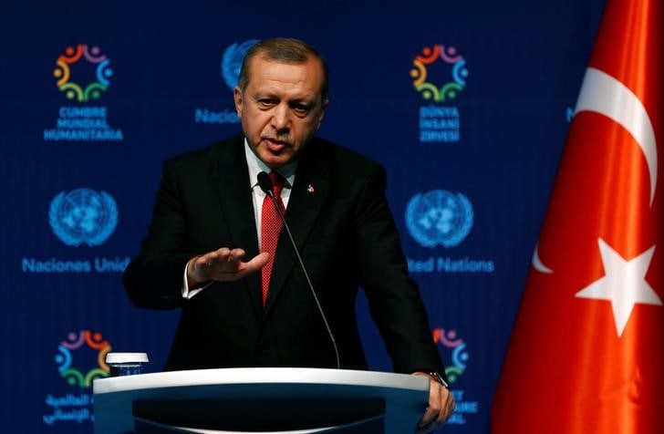 ５月３０日、トルコのエルドアン大統領は、ロシアがクルド労働者党（ＰＫＫ）に対空およびロケット兵器を提供していると批判した。写真は５月イスタンブールで撮影（２０１６年　ロイター/Murad Sezer）