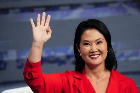 写真は、１２日に行われる総選挙前にテレビ討論会で発言するペルーの大統領候補ケイコ・フジモリ氏。リマで３月撮影。REUTERS/Angela Ponce
