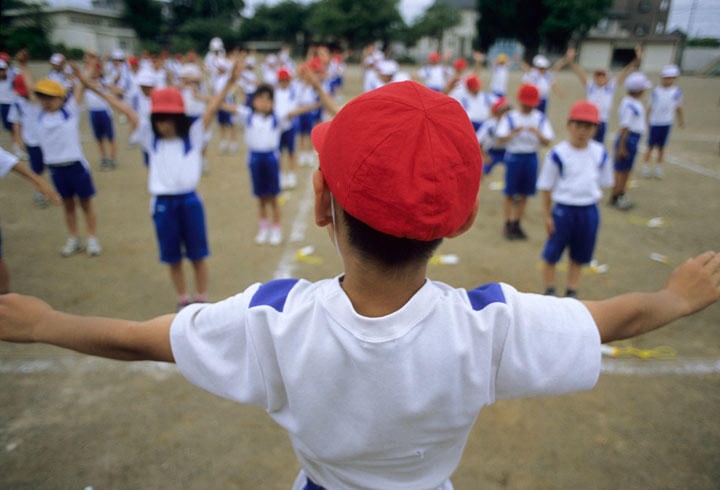 この数十年で暑さのレベルが激変したことへの学校関係者の認識は不可欠　Kasei/iStock.