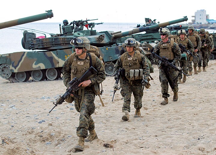 韓国南東の浦項で行われた米韓合同軍事演習（2013年）　Lee Jae-won-REUTERS