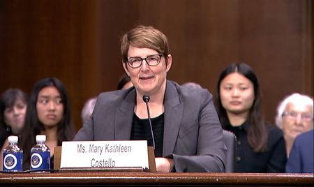 バイデン米大統領が指名した１２人目のＬＧＢＴＱ（性的少数者）の判事が１７日に承認され、米歴代大統領で最多となった。連邦議会上院はこの日、検事として長年働いてきた退役軍人のメアリー・ケイ・コステロ氏を東部ペンシルベニア州東部地区連邦地裁の終身判事として承認した。写真は米上院司法委員会でのコステロ氏で７月に撮影。提供写真（２０２４年　ロイター）