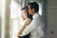 ケネディJr.夫妻ドラマ『ジョン＆キャロリン』に甥が批判...実在人物の「商業化」が問う「レガシー問題」