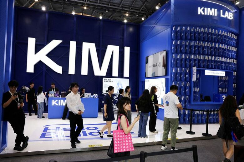 中国ムーンショットＡＩの最先端モデル「Ｋ３」のブース。上海で開催された「世界人工知能会議（ＷＡＩＣ）」の会場で１７日撮影。REUTERS/Go Nakamura