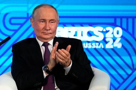 ロシアのプーチン大統領は１８日、紛争が激化するイスラエルとイラン双方の妥協点を見つける手助けをする用意があり、これは困難だが可能だとの考えを示した。同日撮影（２０２４年　ロイター/Alexander Zemlianichenko/Pool via REUTERS）