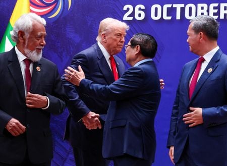  米ホワイトハウスは２６日、ベトナムとの貿易協定を数週間内に締結する見通しだと明らかにした。クアラルンプールで撮影（２０２５年　ロイター/Evelyn Hockstein）