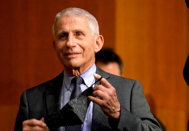 「すべての人のマスク義務を廃止するかのように思われていますが、そうではありません」米国立アレルギー感染症研究所のファウチ所長　Greg Nash/REUTERS