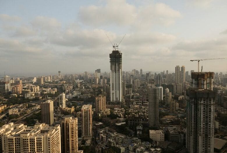 インド・ムンバイのスカイラインの全景。2025年5月撮影。REUTERS/Francis Mascarenhas/File Photo