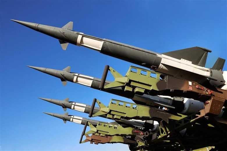 ウランは濃縮すれば、核弾頭などに利用できる　maradon 333-shutterstock