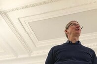 アップルのクックＣＥＯ、2015年の報酬は1030万ドル