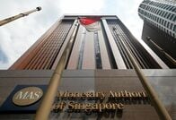 シンガポール中銀、富裕層の銀行口座開設簡素化へ業界と連携