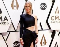 ニコール・キッドマン表紙写真が「女子高生みたい」と大不評、フォトショ指摘も