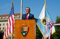 米内務長官、深海鉱物資源採掘を数カ月以内に許可する方針