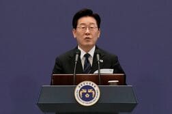 韓国の李大統領、再選目指すつもりないと明言　憲法改正観測受け