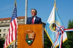 米内務長官、深海鉱物資源採掘を数カ月以内に許可する方針