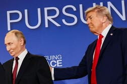 ロシア制裁法の履行期限目前、なぜトランプはまた親ロに？　履行迫る米議会、強硬姿勢の財務省との関係は