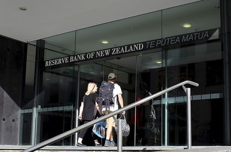 ニュージーランド（ＮＺ）準備銀行（中央銀行）のオア総裁は１５日、今週データシステムがサイバー攻撃を受けた問題で、「重大なデータの流出」が明らかになったと述べて謝罪した。写真は同中銀、資料写真、２０１６年３月撮影（２０２１年　ロイター／Rebecca Howard）