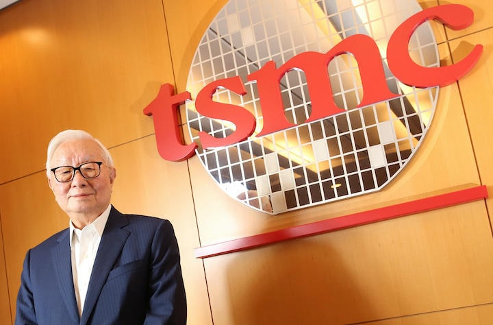 台湾のTSMCと張忠謀会長(2017年）　Yi-ting Chung-REUTERS