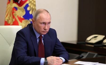 ロシアのプーチン大統領は２日、ロシアはトルコの仲介で復帰した穀物輸出合意から再び離脱する権利を有していると述べた。４月撮影。提供写真（２０２２年　ロイター/Sputnik/Mikhail Klimentyev/Kremlin via REUTERS）