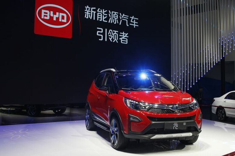 写真は比亜迪（ＢＹＤ）のハイブリッド車。中国・北京で４月撮影。REUTERS/Kim Kyung-Hoon