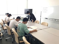 産官学の連携「神戸モデル」で介護業界に外国人材を　人手不足が深刻な地方のロールモデルに