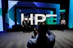 米ＨＰＥ、ＡＩ需要背景に通期見通し引き上げ　供給制約で株価下落