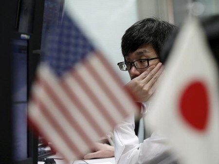 　６月２６日、正午のドルは前日ＮＹ市場終盤の水準から小幅安の１０９円半ば。一時１０９．３７円まで下落し、海外市場でつけた２週間ぶり安値に再び迫った。写真は都内で２０１５年９月撮影（２０１８年　ロイター／Toru Hanai）