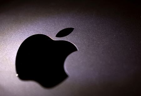　英年金基金がアップルに対して起こした集団訴訟について、カリフォルニア州北部地区連邦地裁は２６日、訴訟手続きを進めるのを認める判断を示した。２０２２年３月撮影（２０２３年　ロイター/Dado Ruvic）