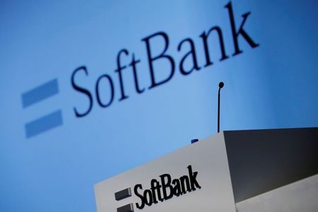５月１９日、ソフトバンクグループは国内で主に個人投資家を対象とした３５年ハイブリッド社債を発行すると発表した。写真はソフトバンクのロゴ。都内で２月撮影（２０２１年　ロイター/Kim Kyung-Hoon）