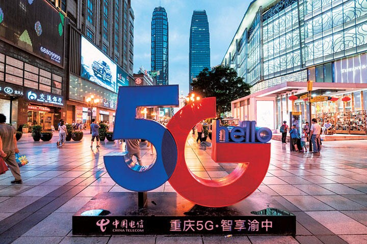 中国では年内に5G基地局が約50万基新設される予定  Keitma/SHUTTERSTOCK