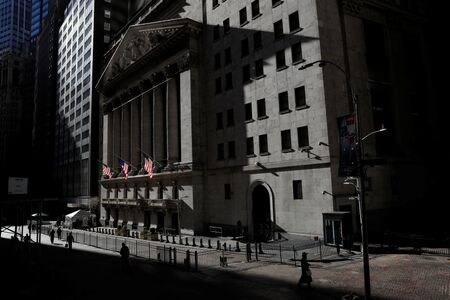 米国株式市場は大幅安となり、１日の下げが２０２０年以降で最大となった。２０２０年１１月撮影（２０２２年　ロイター/Shannon Stapleton）