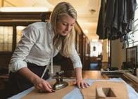 完全なる男社会の英国・仕立屋業界で、夢を追い続けた女性テーラー