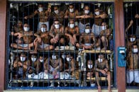 政府がわざわざ公開した、ギャング受刑者で「密」の刑務所