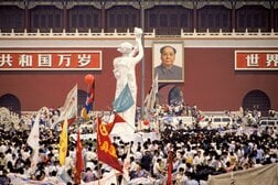なぜ中国は今、「天安門の母」を恐れるのか──墓参禁止の裏にある「危うい嘘」の揺らぎ